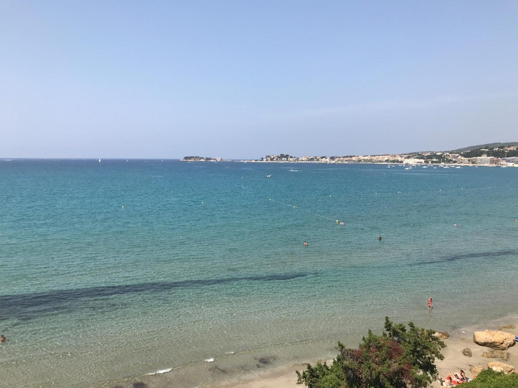 Studio De Charme Avec Grande Terrasse Vue Mer Ле-Кастелле Экстерьер фото